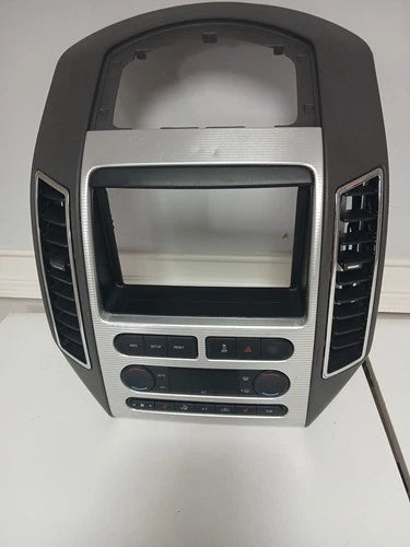 Ford Edge Dual Zone Climate/Temperature Control Bezel (2007–2010) – Genuine OEM