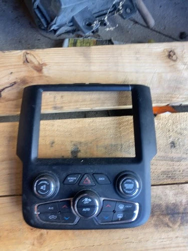 Dodge RAM 1500 2500 HVAC Control Component (2013–2018) – Genuine OEM