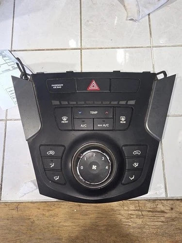 Hyundai Santa Fe A/C Heater SWB Sport Manual Temperature Control (2017–2018) – Genuine OEM