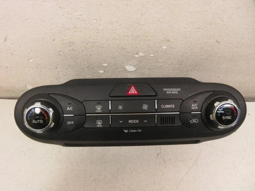 Kia Sorento Auto Dual HVAC Climate Control (2017–2018) – Genuine OEM