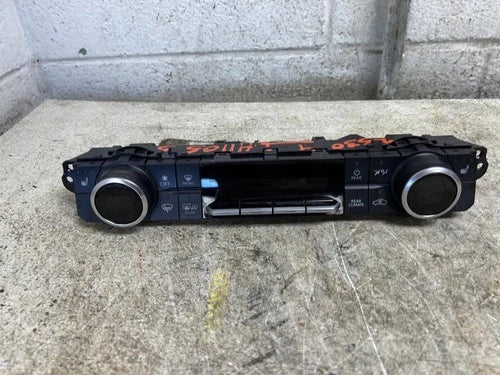 Toyota HIGHLANDER Front 3 Zone Automatic Temperature Controller (2021) – Genuine OEM