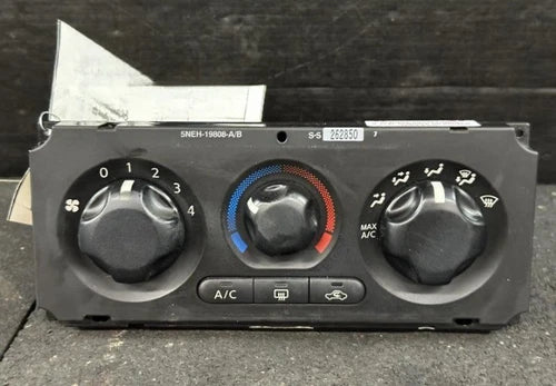 Nissan Xterra HVAC Climate Control Temperature Control (2005–2008) – Genuine OEM