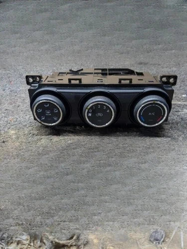 Subaru Forester Manual HVAC Climate Control (2014–2015) – Genuine OEM