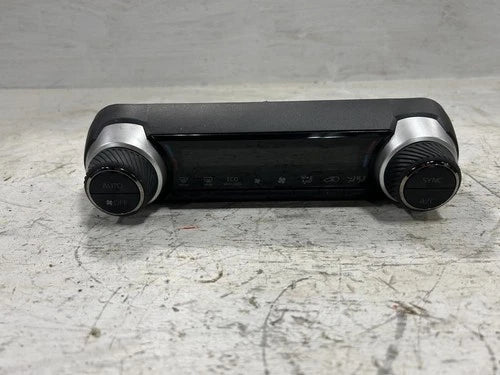 Toyota RAV 4 Front Dual Zone Automatic Temperature Controller (2023) – Genuine OEM