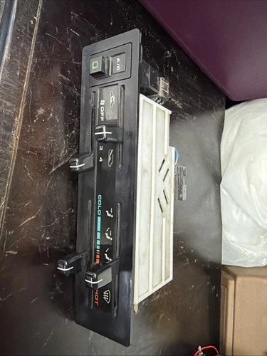 Nissan d21 Pickup Hardbody A/C Climate Control Unit (1994–1997) – Genuine OEM | Ref SKU-16323