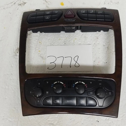 Mercedes-Benz C240 C320 A/C Climate Control UNIT 2038300685 (2001–2004) – Genuine OEM