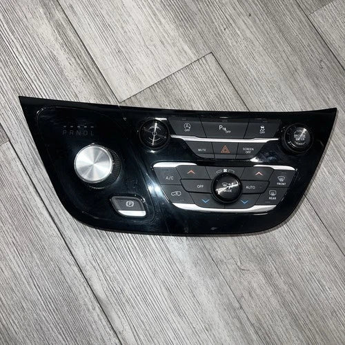 Chrysler Pacifica Temperature Dash A/C Control (2018–2020) – Genuine OEM