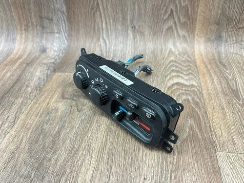 Dodge RAM Dual Zone HVAC Climate Control Temperature Unit. (2002–2005) – Genuine OEM | Ref SKU-4223