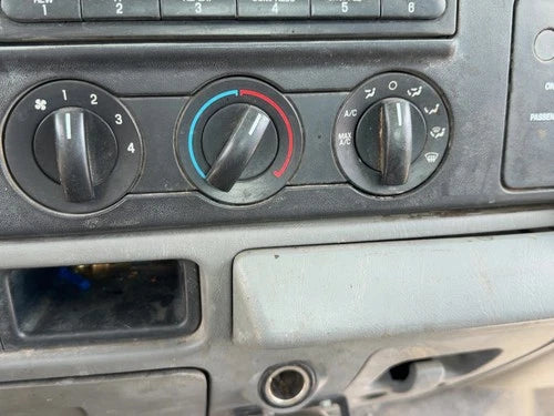 Ford F350 Temperature Control Module In Dash Heater A/C Head Unit (2005–2007) – Genuine OEM