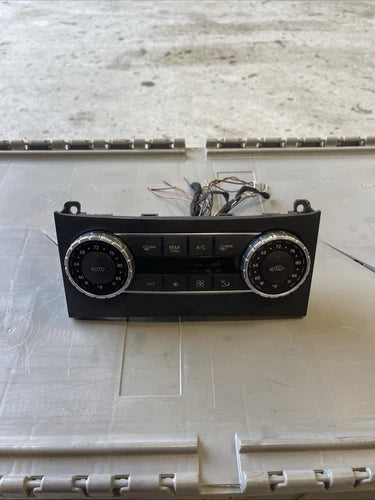Mercedes C250 C300 C350 C63 HVAC Control Component – Genuine OEM