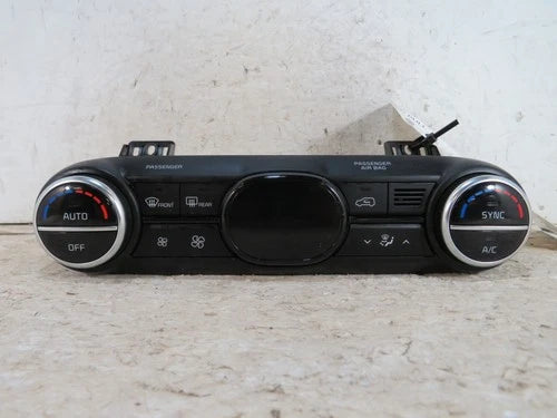 Kia Soul Front Automatic HVAC Climate Control Canada (2020–2022) – Genuine OEM