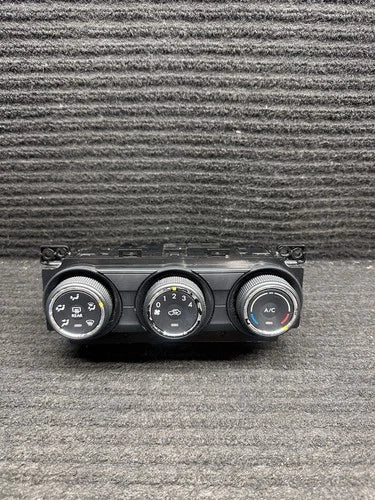 Subaru Impreza A/C Temperature Heater Climate Control (2012–2015) – Genuine OEM