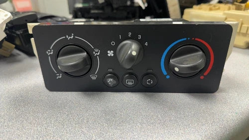 Saturn Ion HVAC Climate Control (2006–2007) – Genuine OEM | Ref SKU-5940