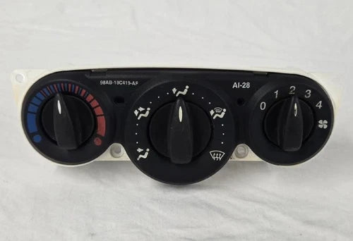 Ford Focus HVAC Climate Control (2000–2007) – Genuine OEM | Ref SKU-3859