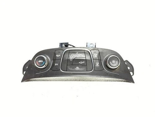 Chevrolet Equinox Front Manual HVAC Climate Control Unit (2018–2024) – Genuine OEM