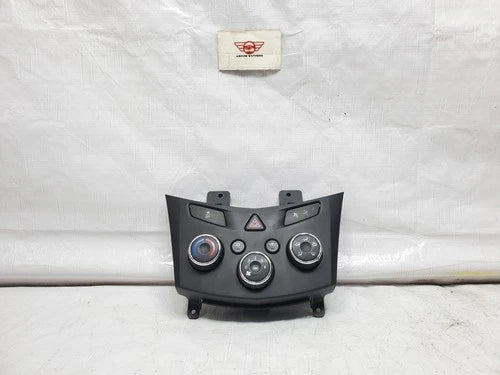 Chevrolet Trax HVAC Climate Control 95276582, 545329302 (2013) – HVAC Replacement Part