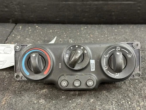 Chevrolet Equinox HVAC Climate Control (2005) – Genuine OEM | Ref SKU-5127