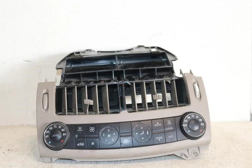 Mercedes E350 Temperature Control Dual Zone W/VENTS (2005) – Genuine OEM