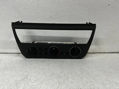 BMW X3 climate A/C HVAC heat temperature panel control unit with bezel (2004) – Genuine OEM