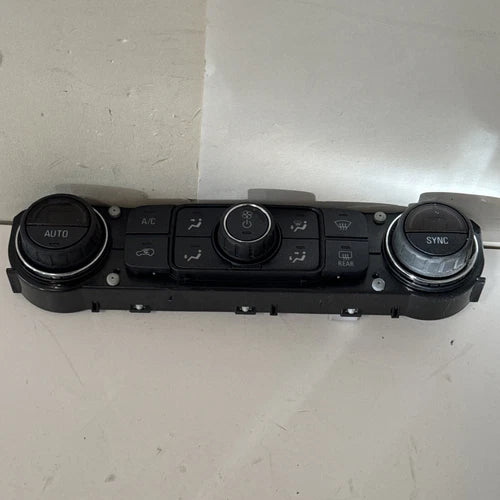 GMC Sierra 2500 A/C Temperature Controller Dual Zone (2016) – Genuine OEM