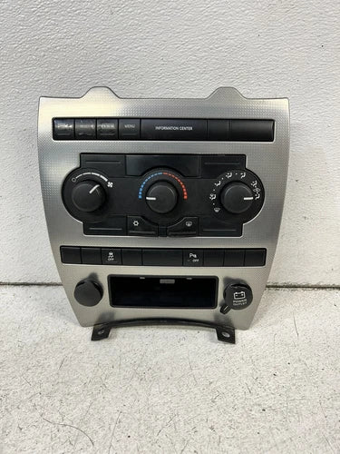 Grand Cherokee temperature control A/C heater manual w/trim bezel (2005–2007) – Genuine OEM