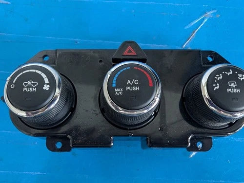 RAM 1500 A/C Climate Control Temperature Unit P68268190AA (2013–2018) – Genuine OEM | Ref SKU-9711
