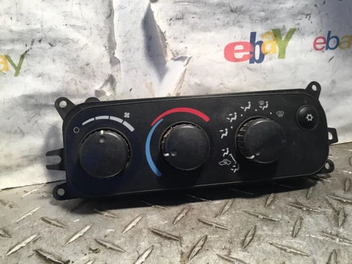Dodge RAM 1500 Climate Control (2004) – Genuine OEM