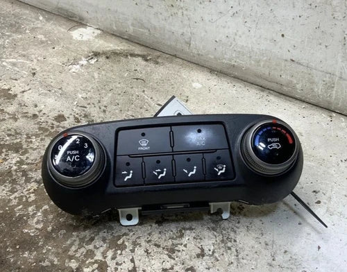 Hyundai Tucson Heater A/C Manual Climate Control (2010–2013) – HVAC Replacement Part | Ref SKU-8276