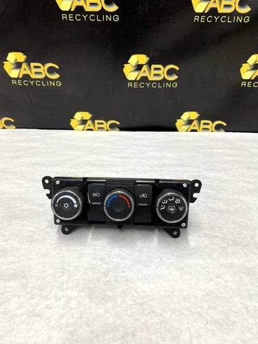 Pontiac Torrent Front Dash Main Climate Control (2007–2009) – Genuine OEM