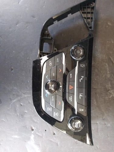 Chrysler Pacifica HVAC Control Component (2021) – Genuine OEM