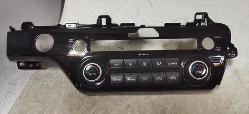 Kia SPORTAGE Heater A/C Air Temperature Control Panel (2017–2019) – Genuine OEM