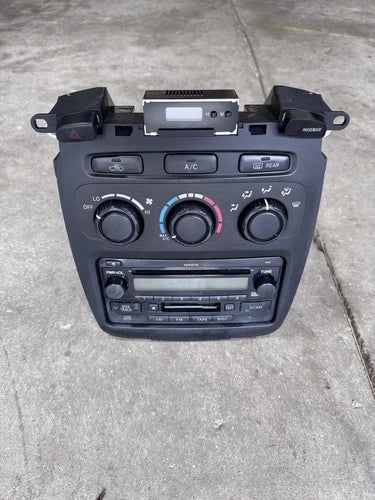 04'-06' Toyota Highlander Manual Climate Control w/ Radio – HVAC Replacement Part