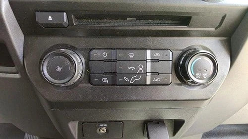 Ford F250 F350 SD HVAC Climate Control (2017–2020) – Genuine OEM