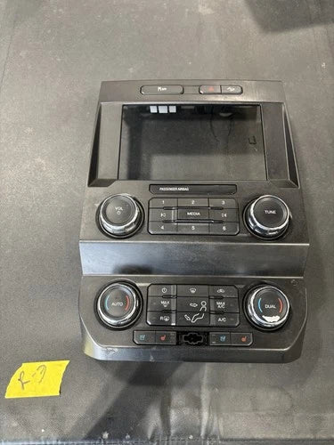 Ford F350 Radio Audio Temperature HVAC Control Panel (2019) – Genuine OEM