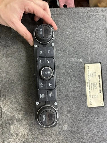 Chevy Silverado A/C Heater Control Climate Control Temperature Control (2014–2018) – HVAC Replacement Part