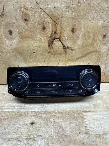 Mitsubishi Outlander A/C Heater Temperature HVAC Climate Control Panel (2014–2016) – Genuine OEM