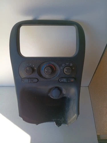 Oldsmobile ALERO Climate Control W/ BEZEL (1999–2000) – Genuine OEM