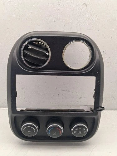 Jeep COMPASS Temperature Control Classic A/C (2011–2017) – Genuine OEM