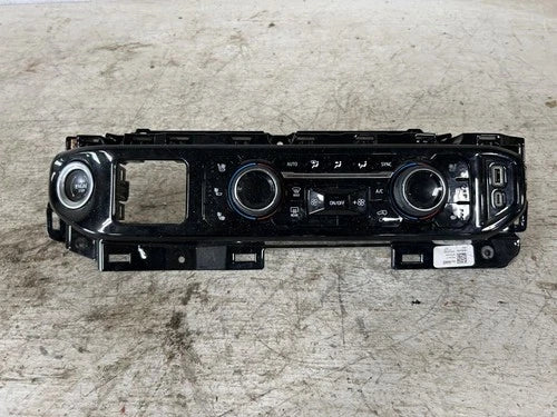 Chevrolet SILVRDO25 Front Automatic Temperature Controller (2024) – Genuine OEM