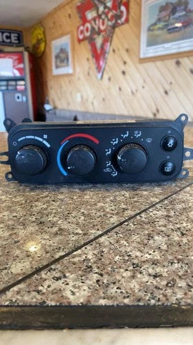 Dodge RAM 1500 2500 3500 HVAC Climate Control (2003–2005) – Genuine OEM