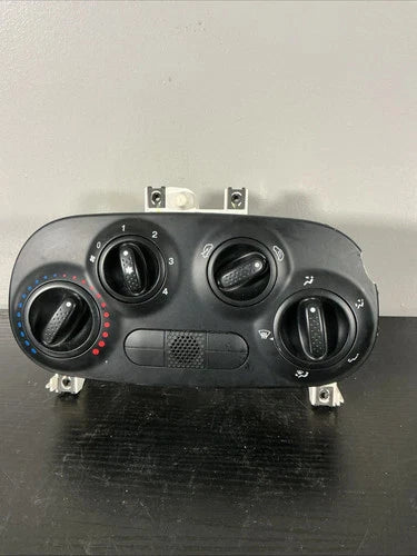Fiat 500 A/C Heater Manual Climate Control (2012–2017) – Genuine OEM