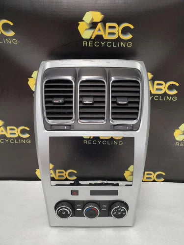 GMC Acadia Front Climate Control w/ Radio Bezel (2007–2012) – Genuine OEM