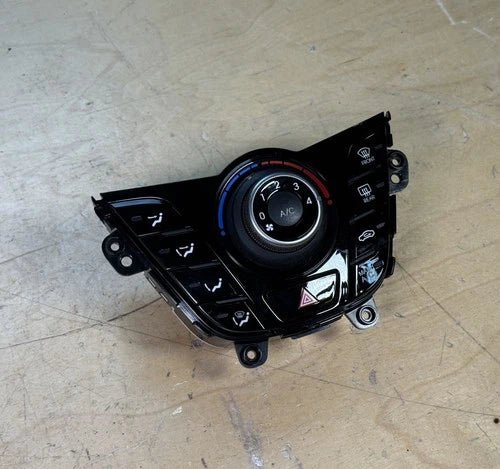 Hyundai Veloster A/C Temperature Control 97250-2V010BHL (2012–2017) – Genuine OEM