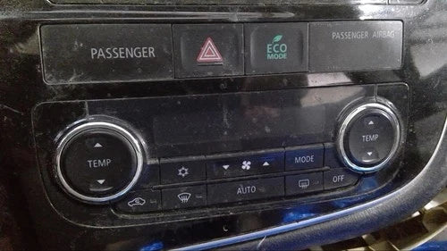 Mitsubishi Outlander Dual Zone Temperature Control (2016) – Genuine OEM