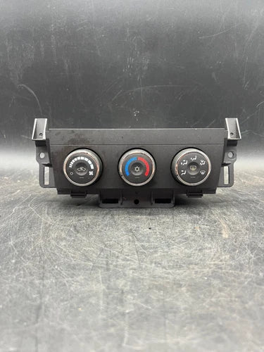 Buick Lucerne HVAC Control Component (2006) – Genuine OEM