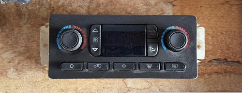 GMC Sierra 2500HD HVAC Control Component (2003–2004) – Genuine OEM