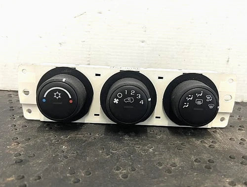 Hummer H3 HVAC Climate Control Assembly (2006–2008) – Genuine OEM