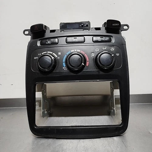 Toyota Highlander HVAC Climate Control 8401048270 (2001–2007) – Genuine OEM