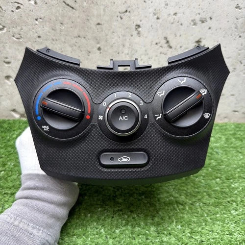 Hyundai Accent A/C Climate Control Unit (2015–2017) – Genuine OEM