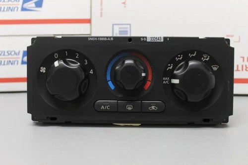 Nissan Frontier HVAC Climate Control King Cab (2005–2012) – Genuine OEM